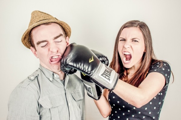 2-angry-wife-boxing-husband